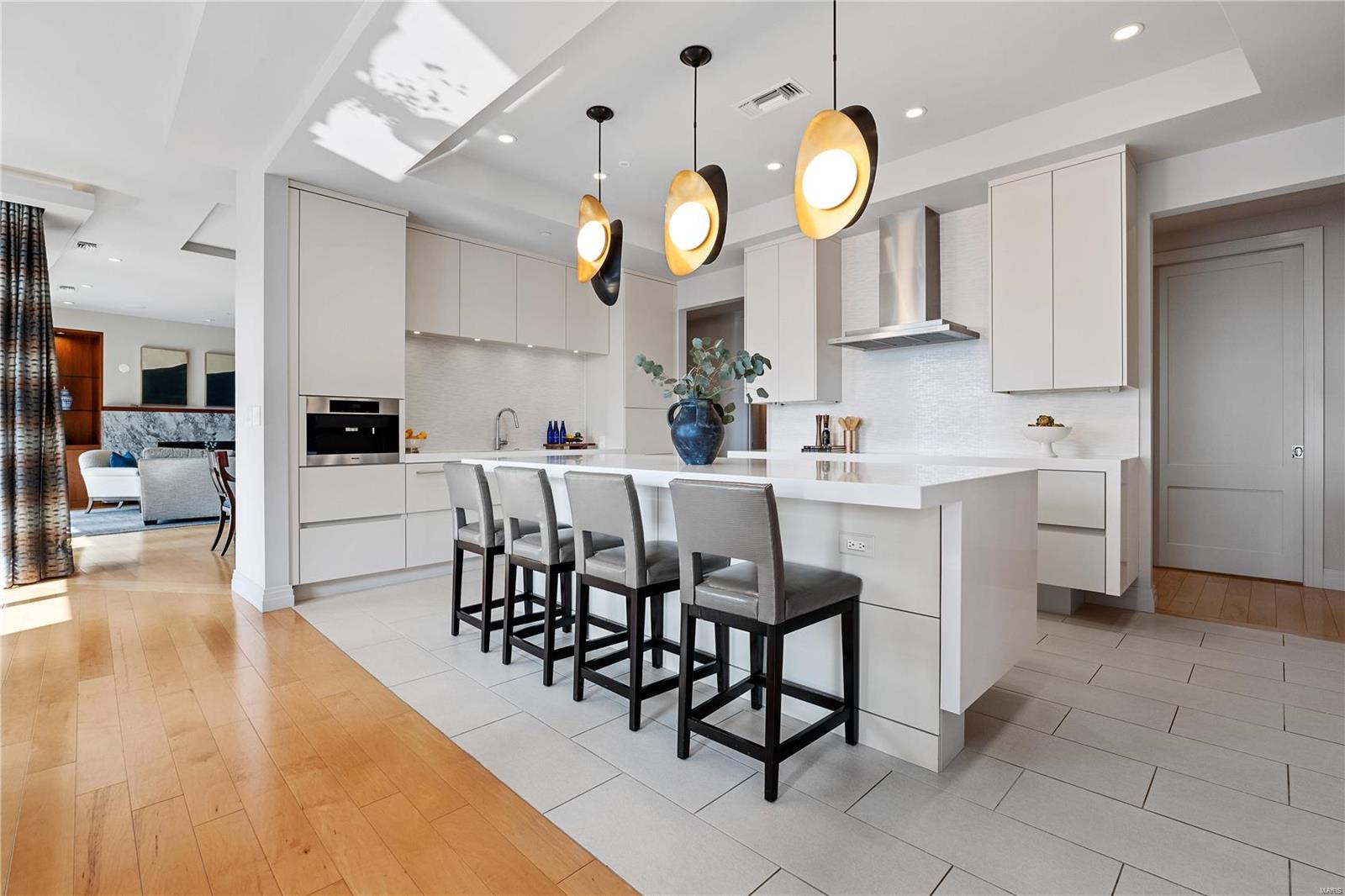 Crescent Condo - Residential