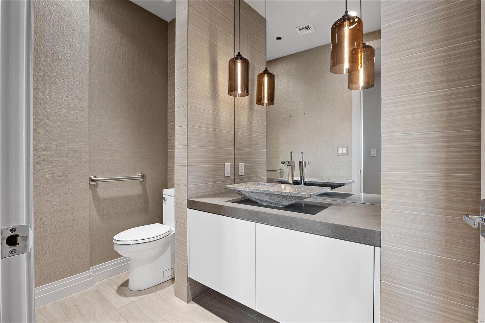 Crescent Condo - Residential