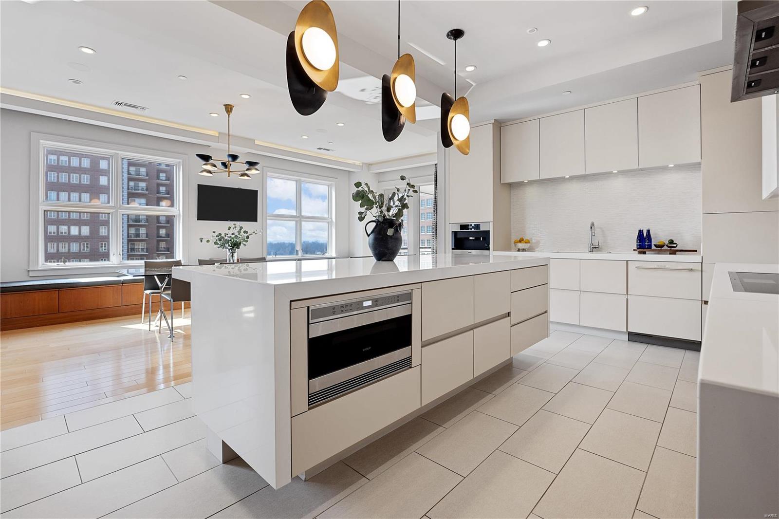 Crescent Condo - Residential