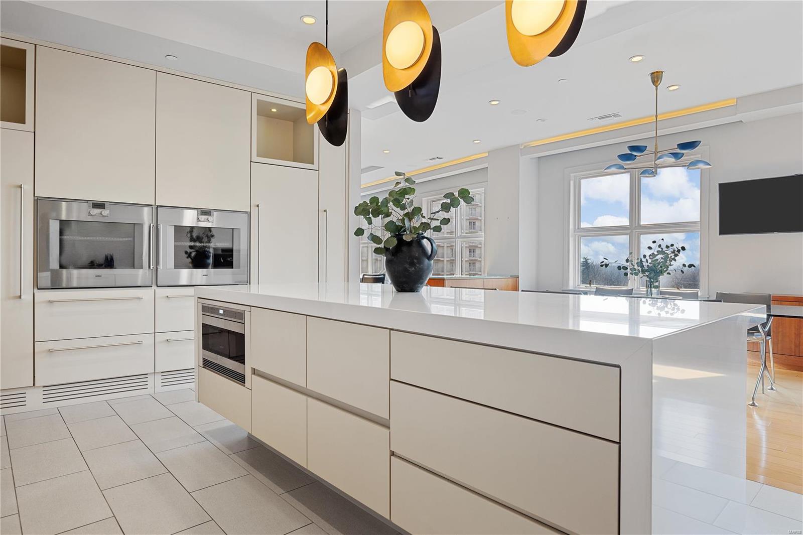 Crescent Condo - Residential