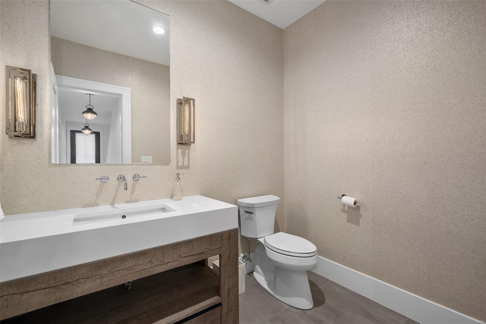 Section 23-45-5 Bdy Adj Aka 5 & - Residential