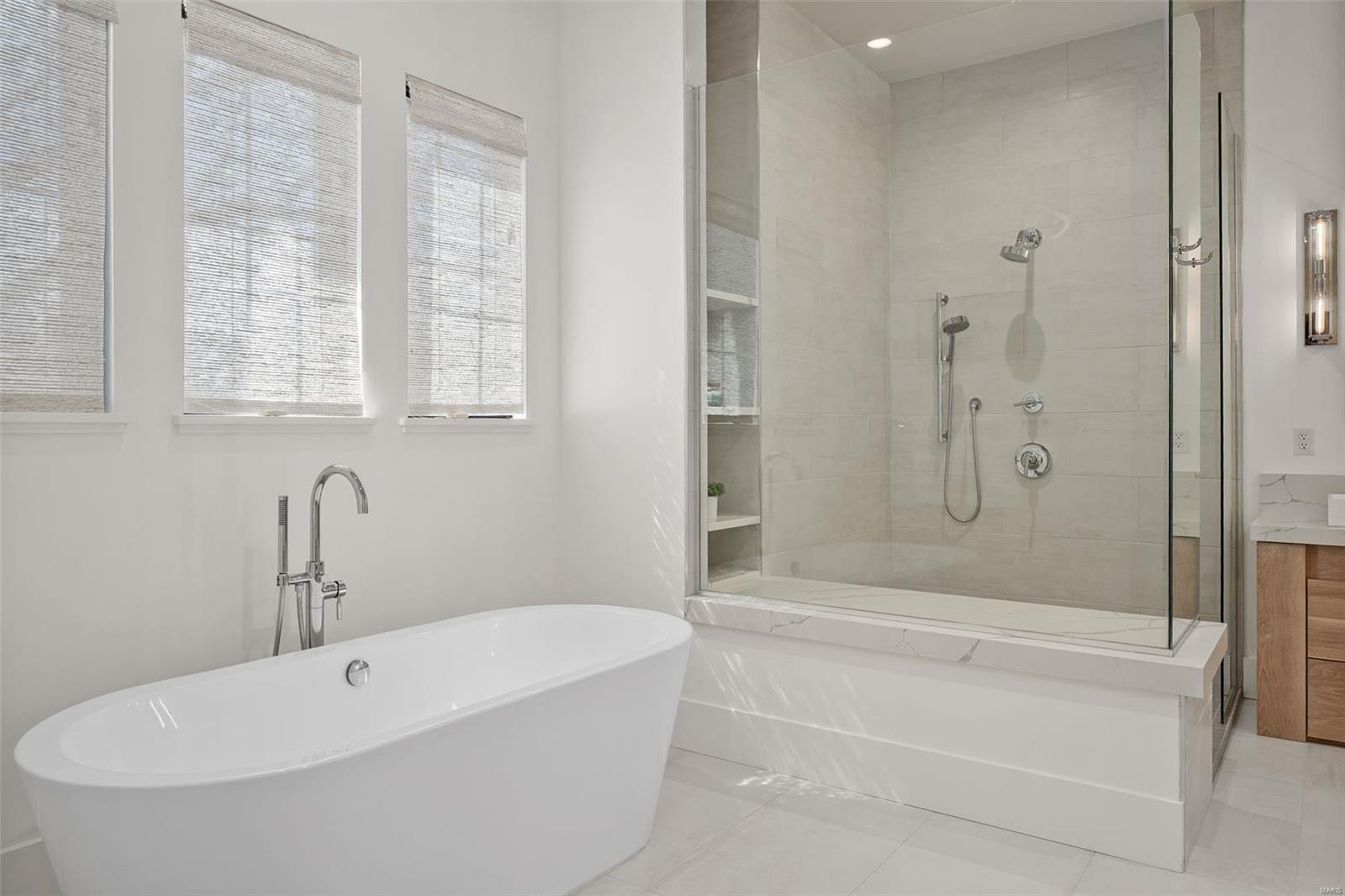 Section 23-45-5 Bdy Adj Aka 5 & - Residential