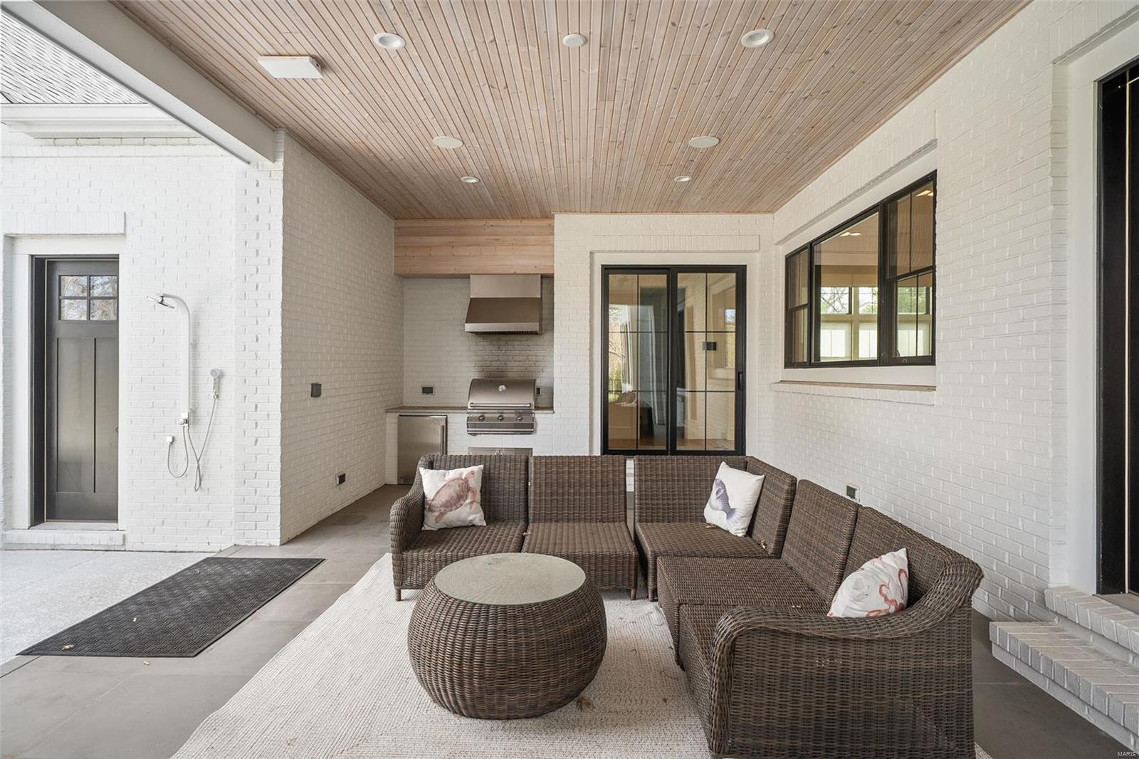 Section 23-45-5 Bdy Adj Aka 5 & - Residential