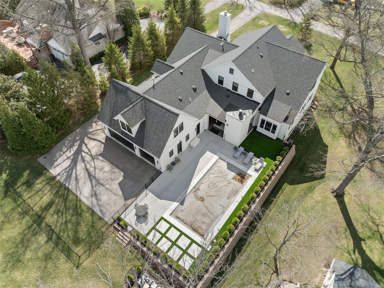 Section 23-45-5 Bdy Adj Aka 5 & - Residential