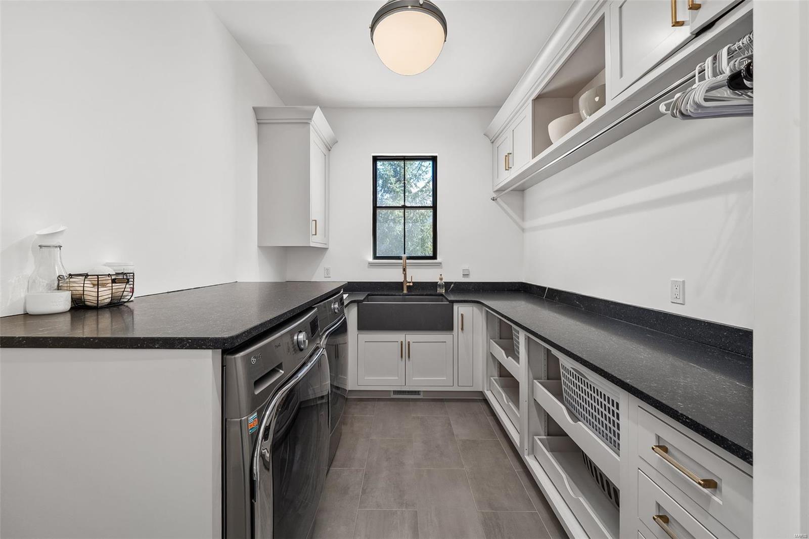 Section 23-45-5 Bdy Adj Aka 5 & - Residential