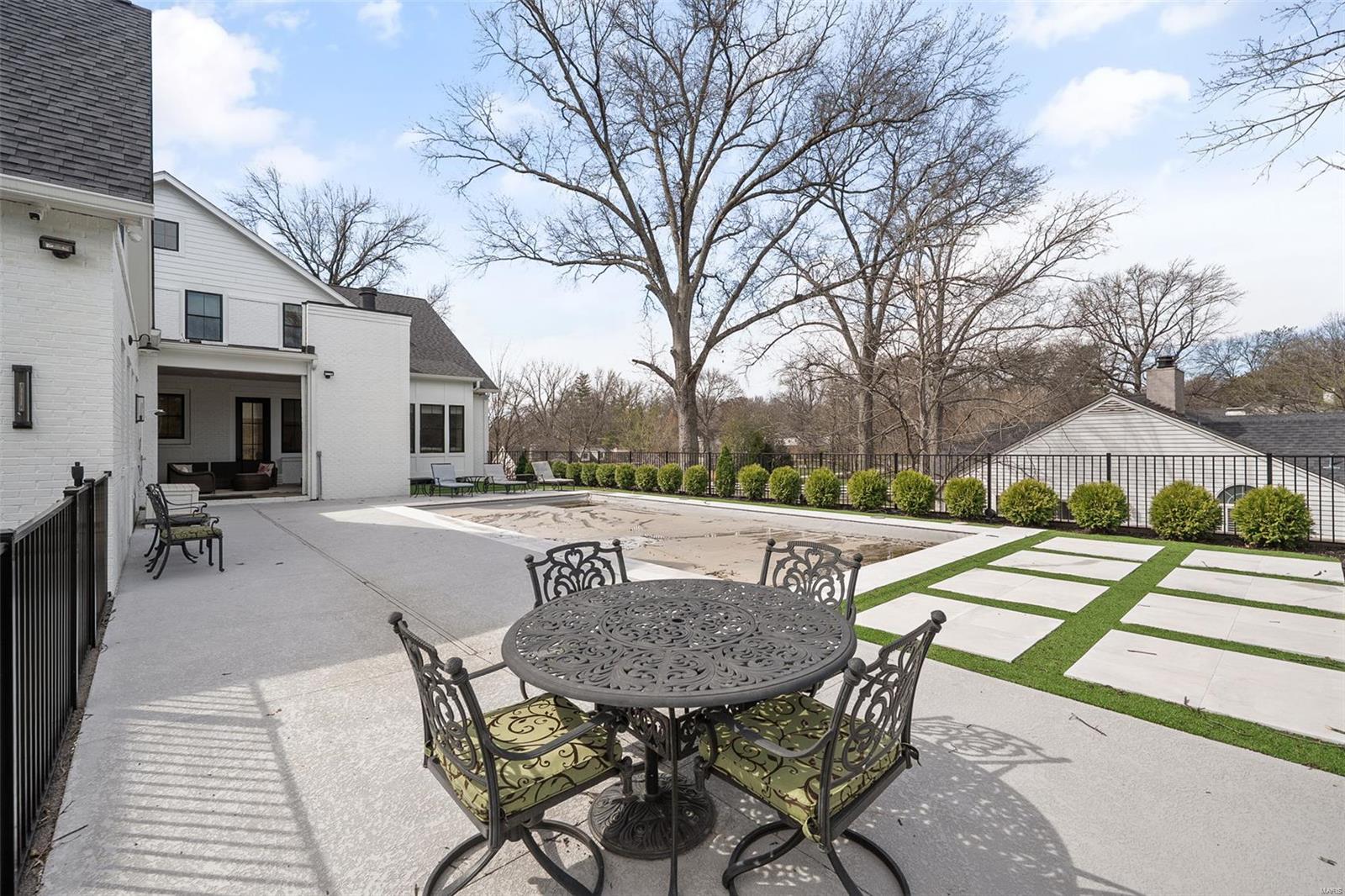 Section 23-45-5 Bdy Adj Aka 5 & - Residential