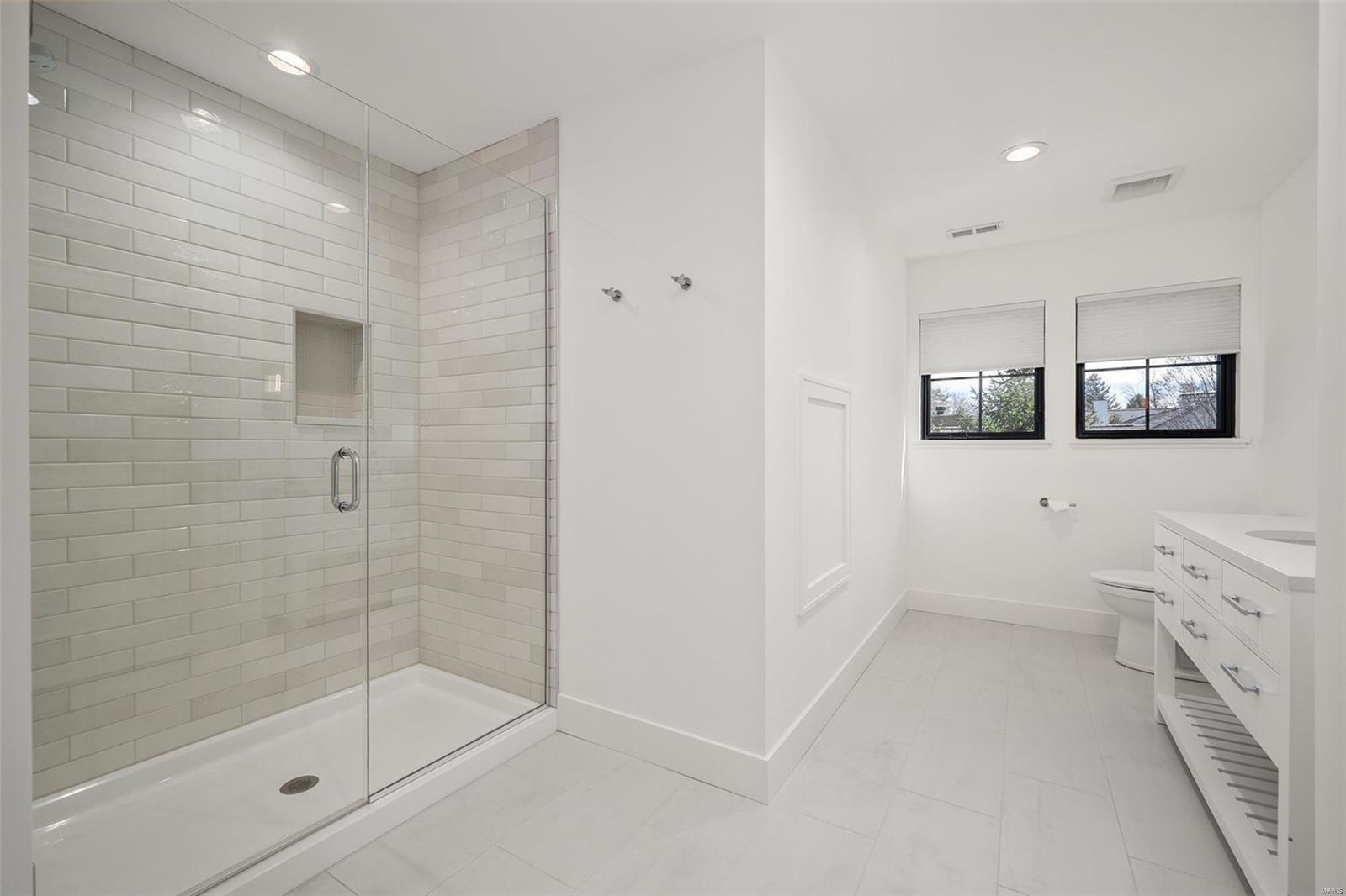 Section 23-45-5 Bdy Adj Aka 5 & - Residential