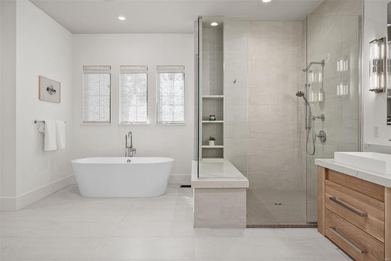 Section 23-45-5 Bdy Adj Aka 5 & - Residential