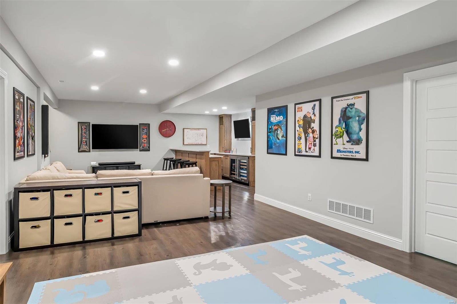 Manhattan Heights - Residential