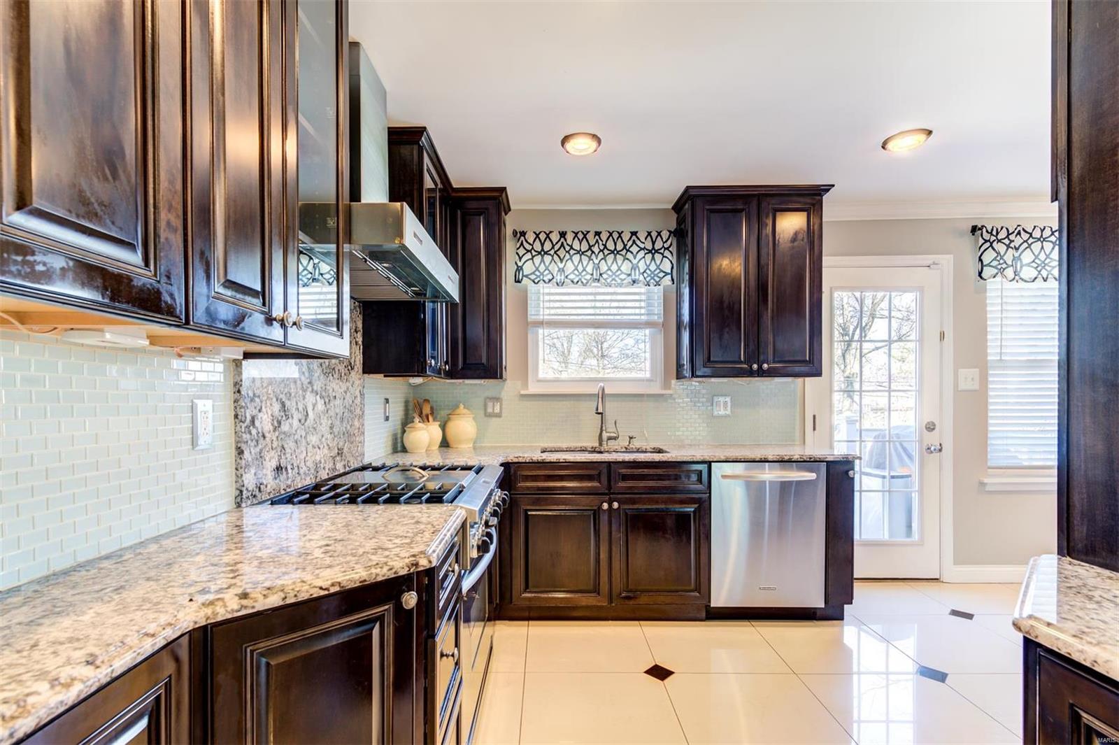 Stoneleigh Towers - Residential