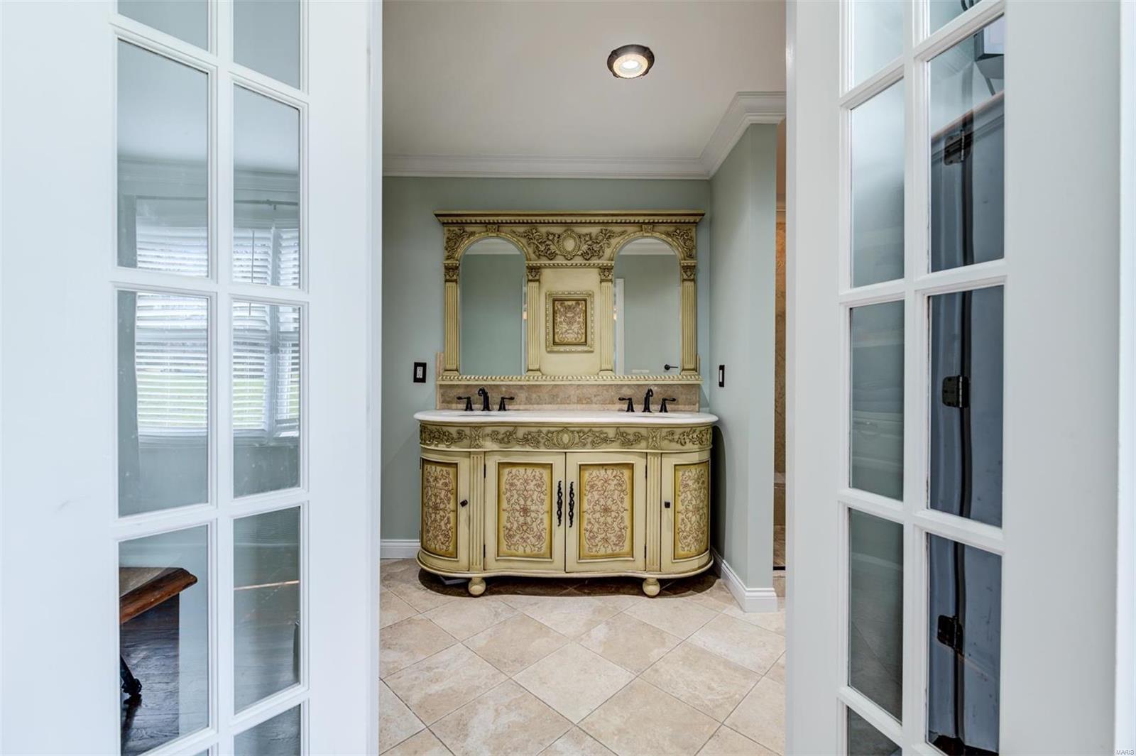 Stoneleigh Towers - Residential