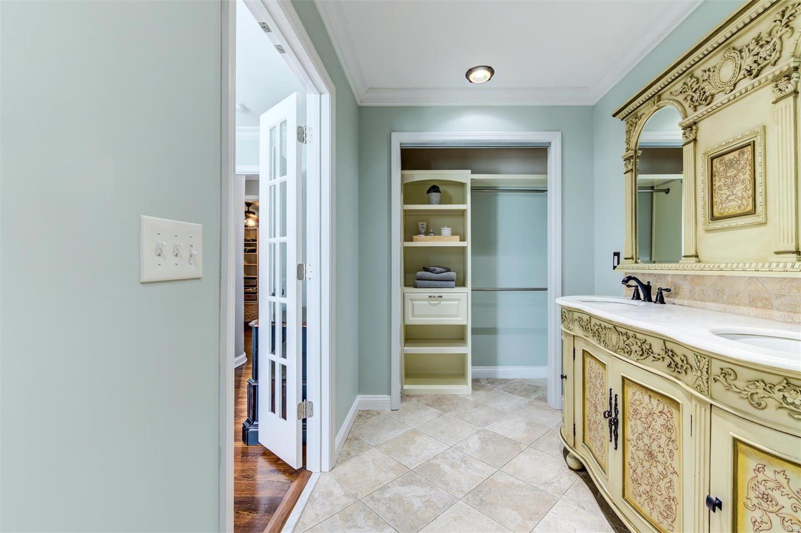 Stoneleigh Towers - Residential