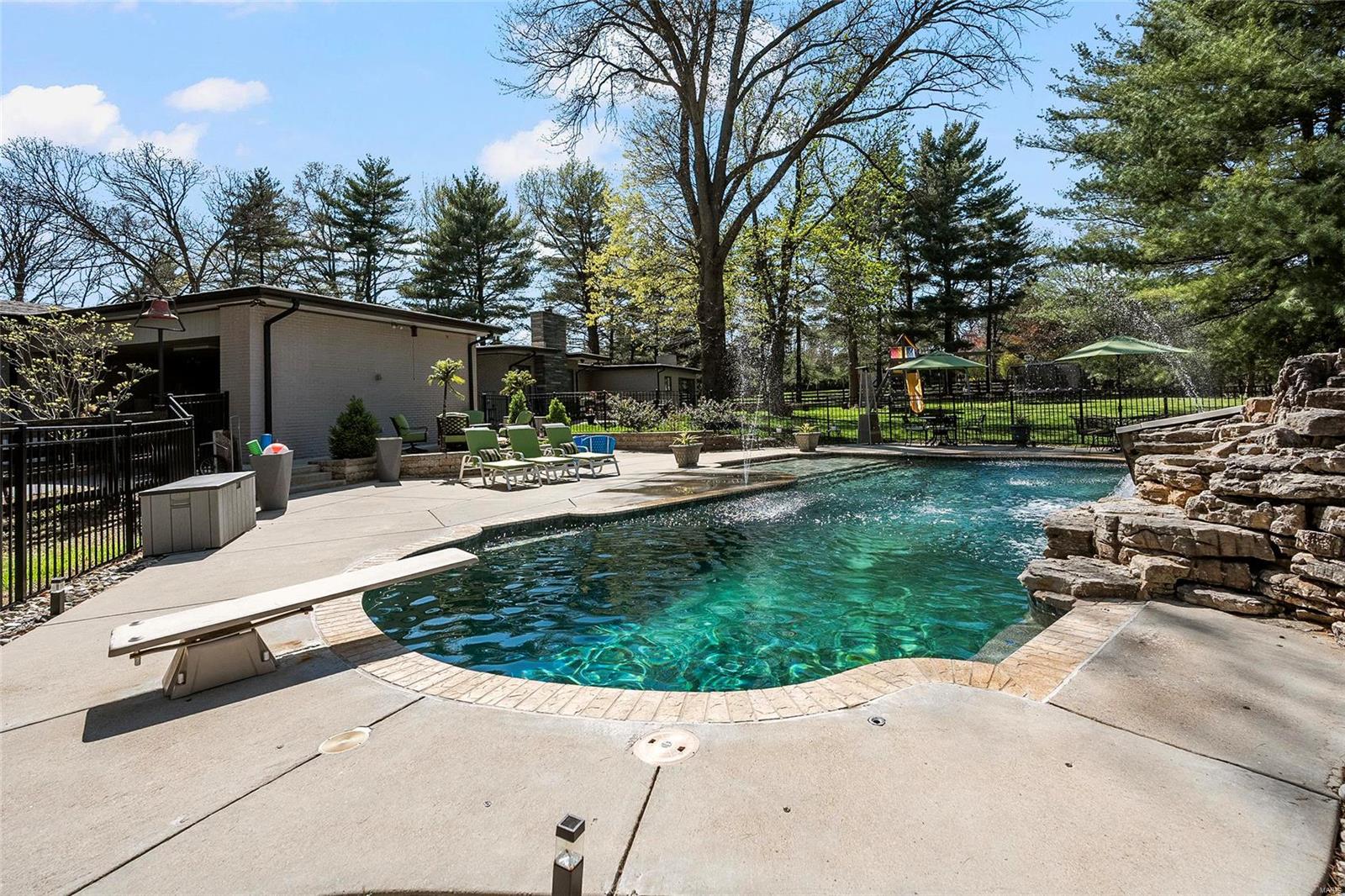 Survey 0000 Sec 10 Twn 45 Range 5 - Residential