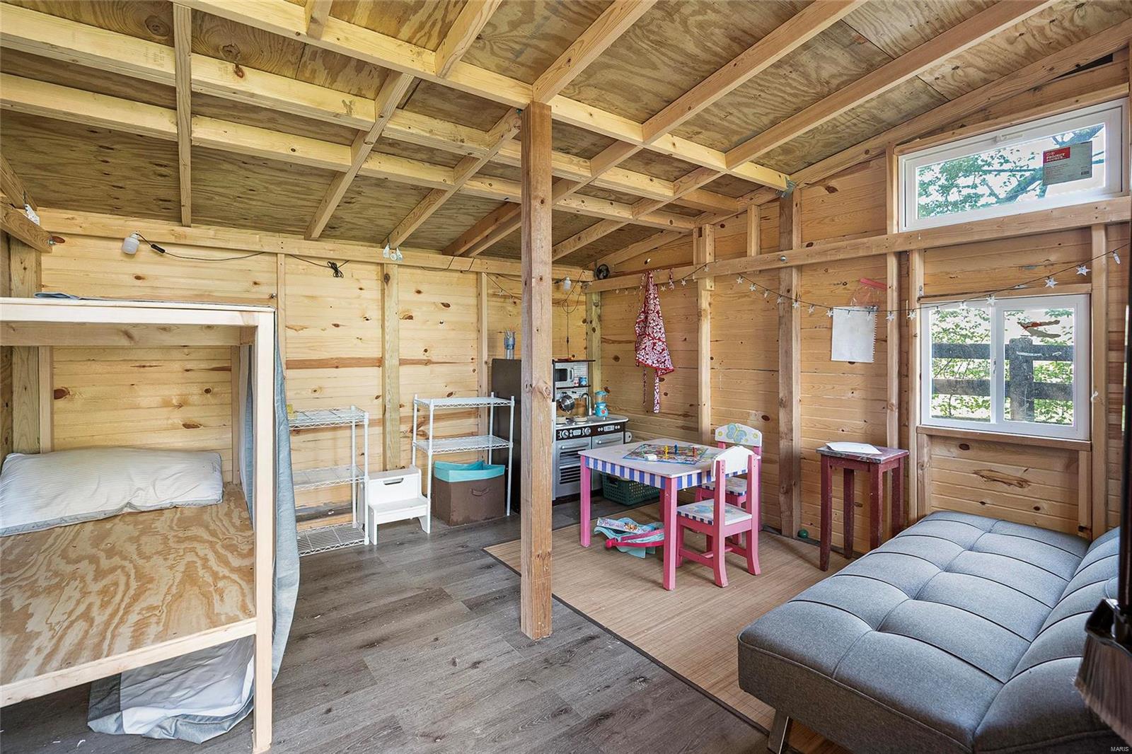 Survey 0000 Sec 10 Twn 45 Range 5 - Residential