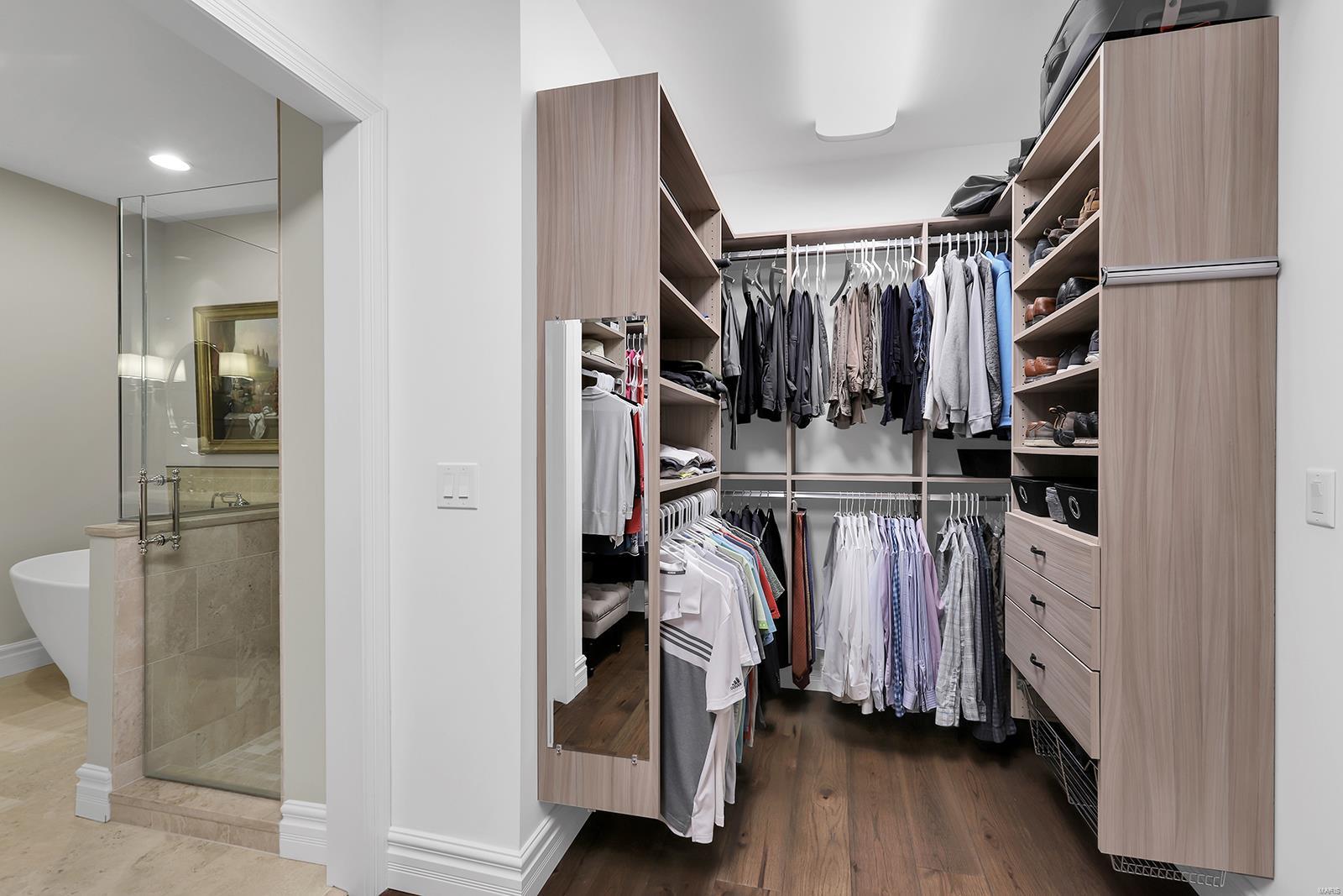 The Villas At Meadowbrook - Residential