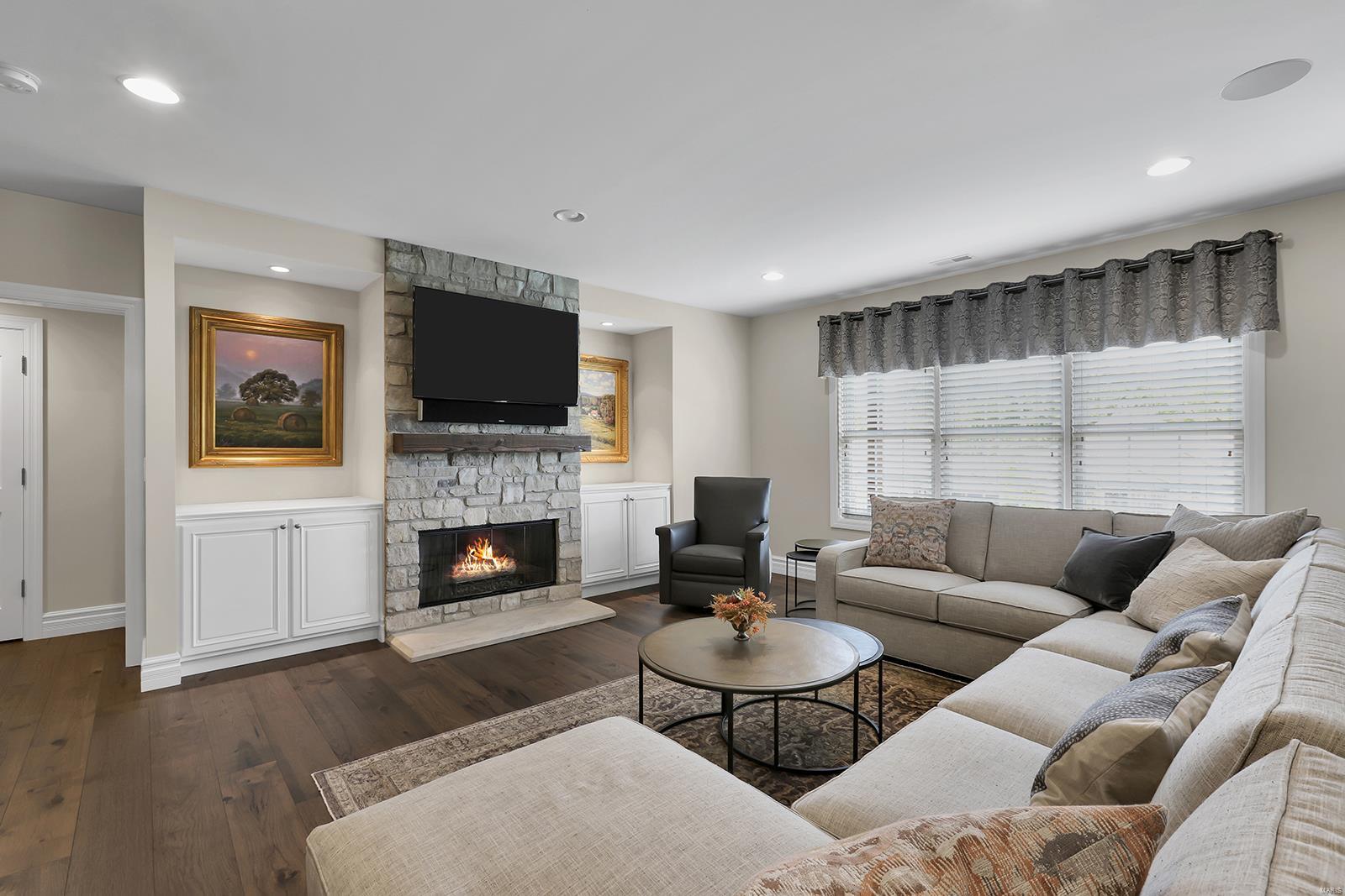 The Villas At Meadowbrook - Residential