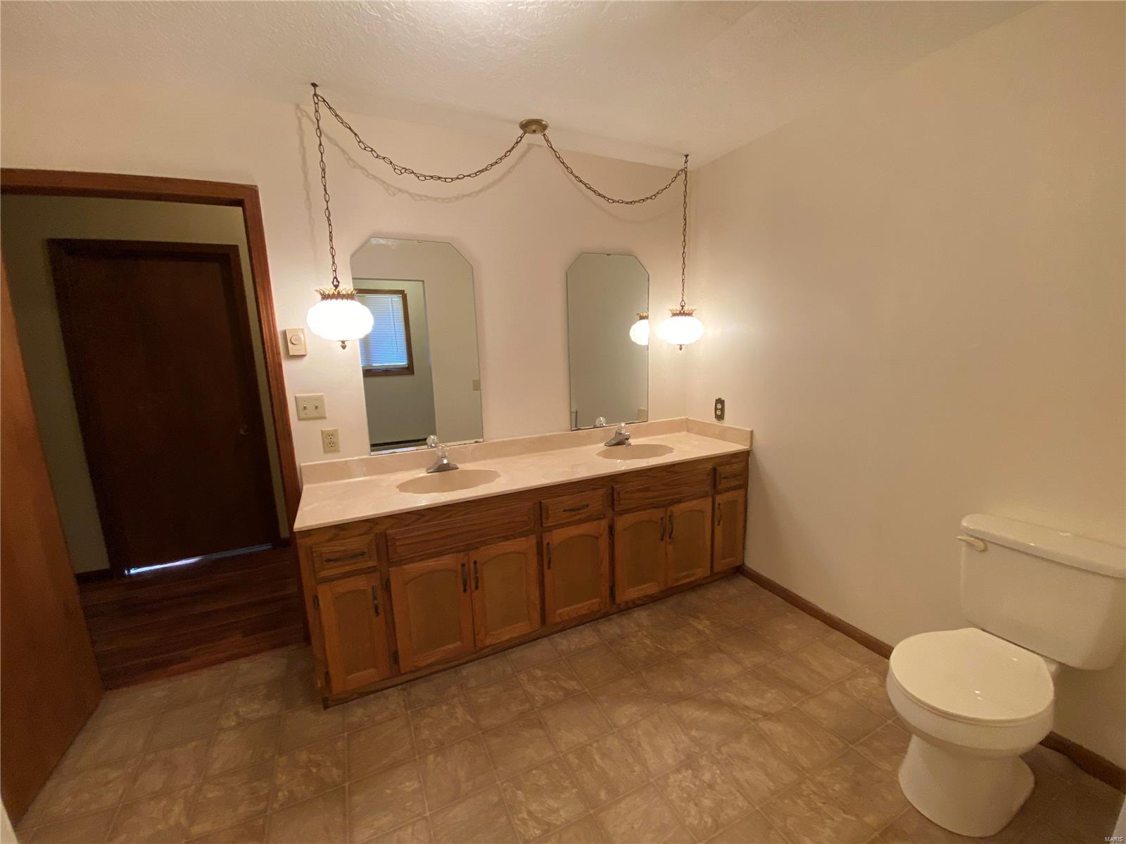 Country Club Acres - Residential