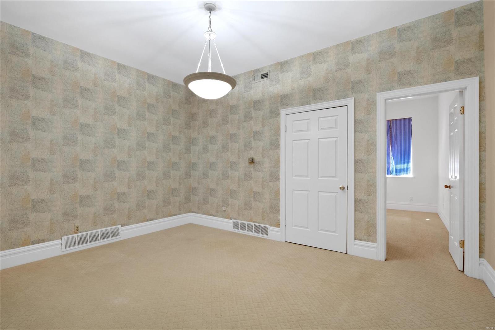 St Louis, Missouri 63104, United States, 2 Bedrooms Bedrooms, ,4 BathroomsBathrooms,Residential,Active,90773