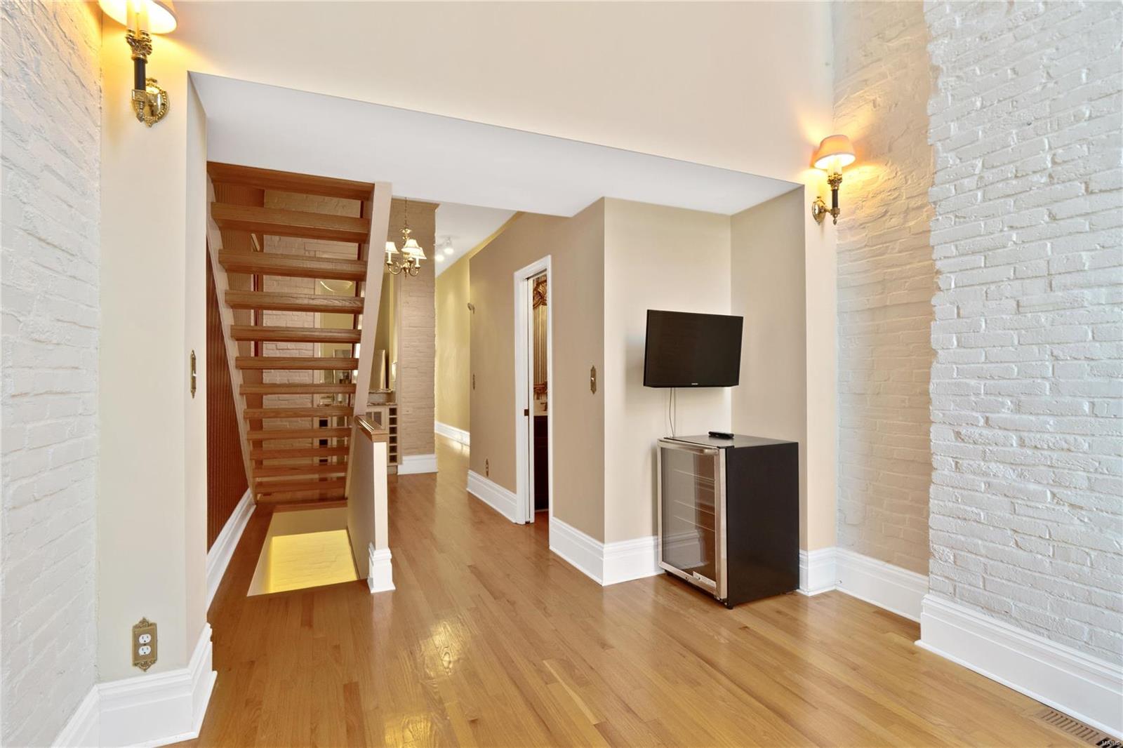 St Louis, Missouri 63104, United States, 2 Bedrooms Bedrooms, ,4 BathroomsBathrooms,Residential,Active,90773