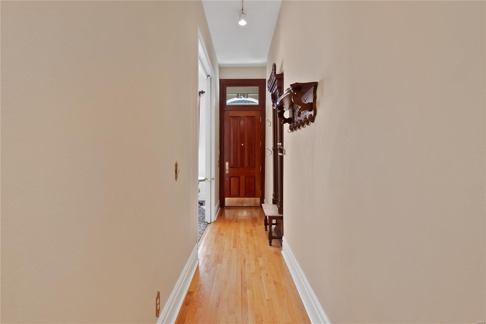 St Louis, Missouri 63104, United States, 2 Bedrooms Bedrooms, ,4 BathroomsBathrooms,Residential,Active,90773