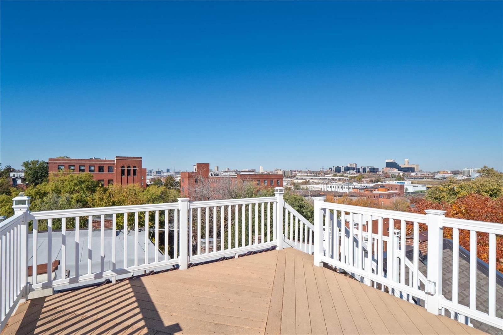 St Louis, Missouri 63104, United States, 2 Bedrooms Bedrooms, ,4 BathroomsBathrooms,Residential,Active,90773