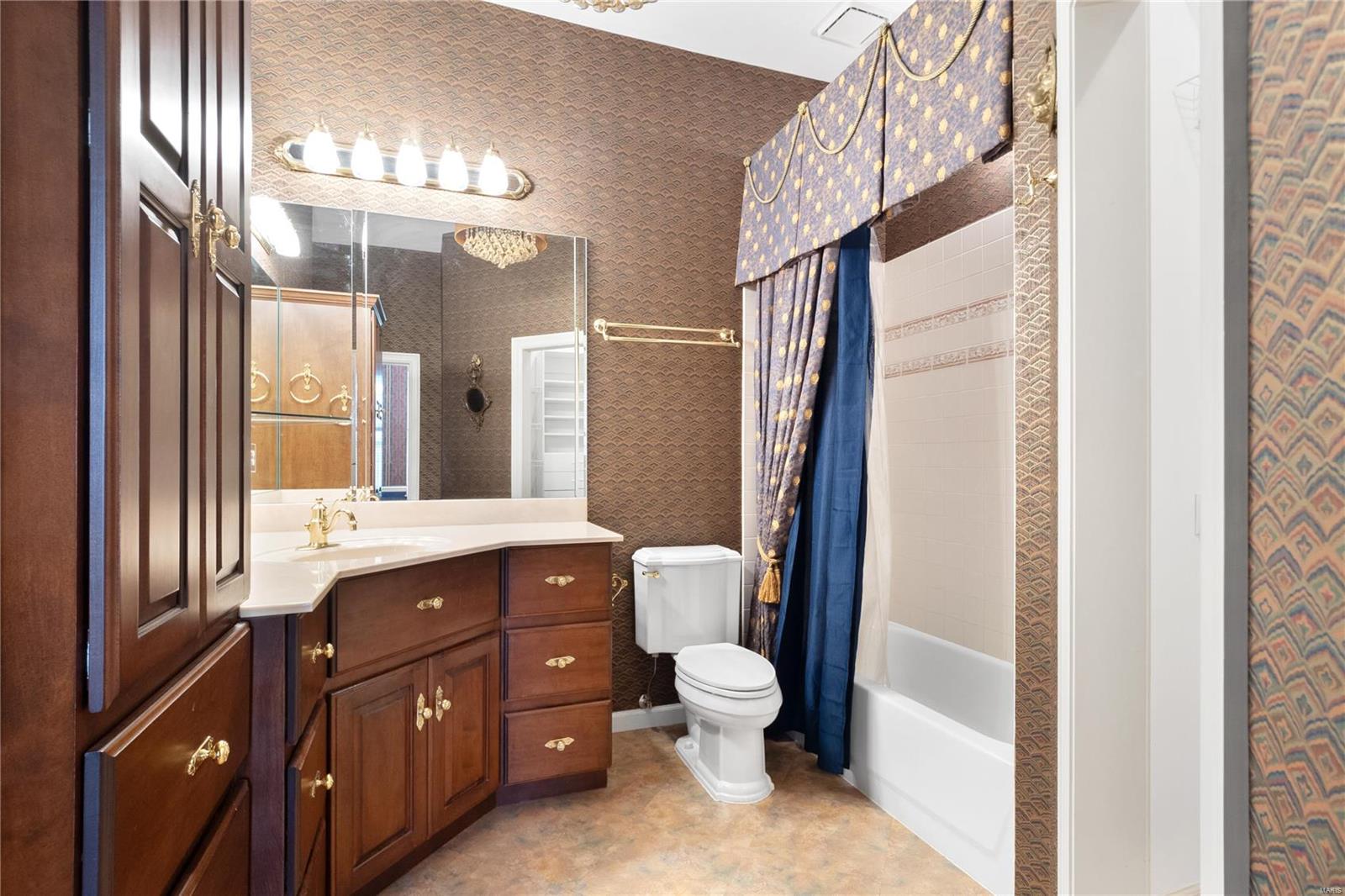 St Louis, Missouri 63104, United States, 2 Bedrooms Bedrooms, ,4 BathroomsBathrooms,Residential,Active,90773