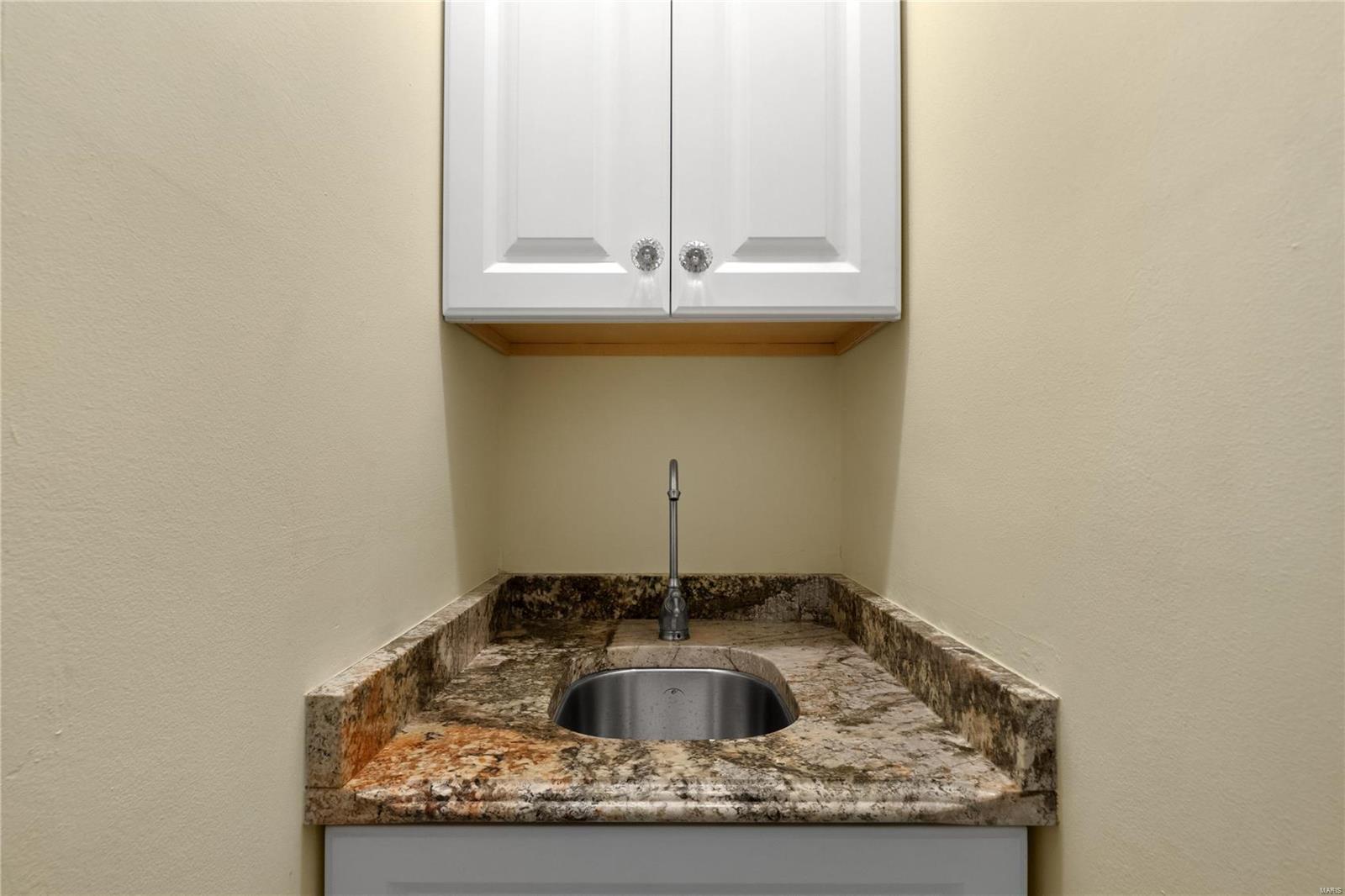 St Louis, Missouri 63104, United States, 2 Bedrooms Bedrooms, ,4 BathroomsBathrooms,Residential,Active,90773