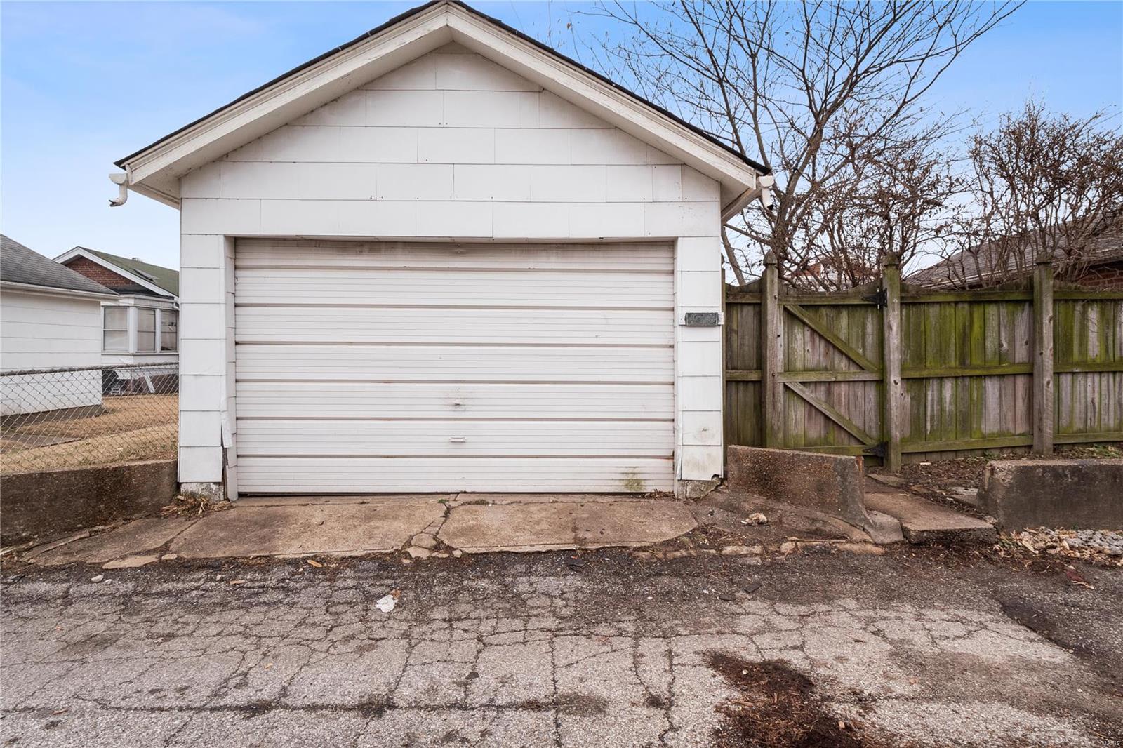 Russell Place - Residential