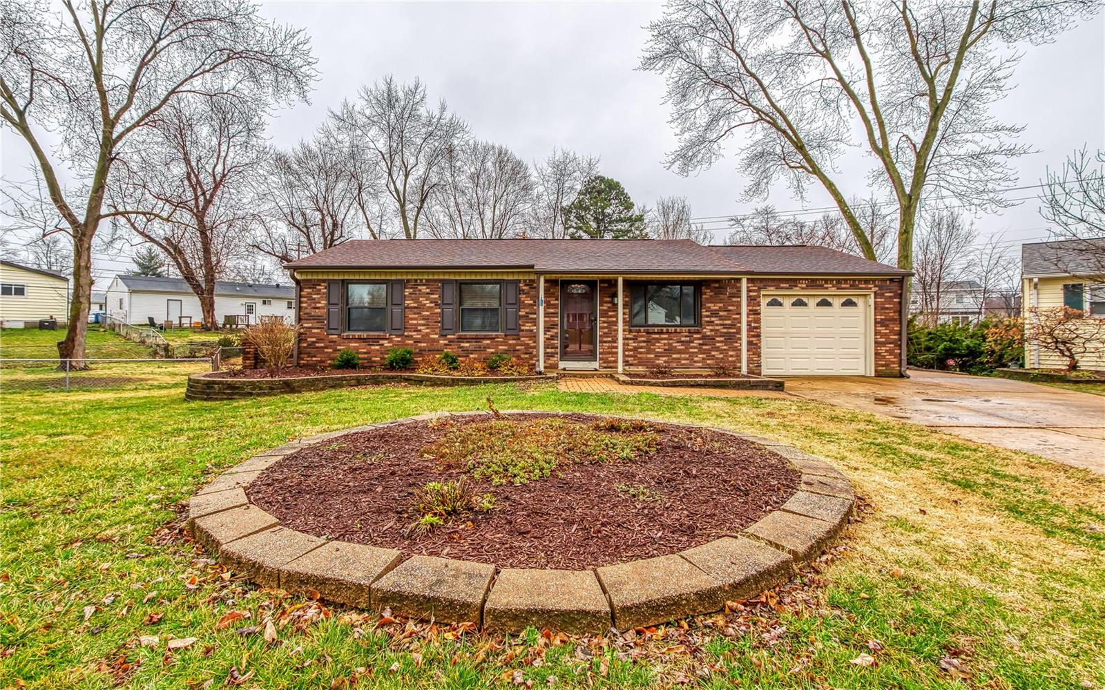 Colonial Manor - Residential