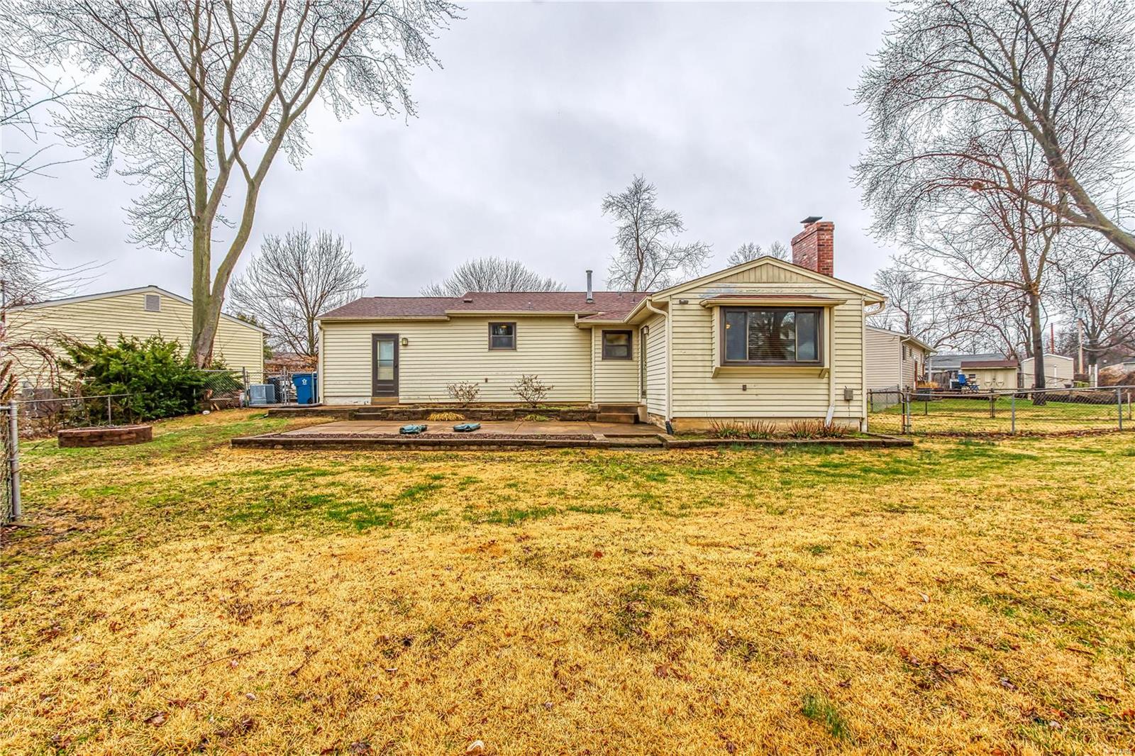 Colonial Manor - Residential