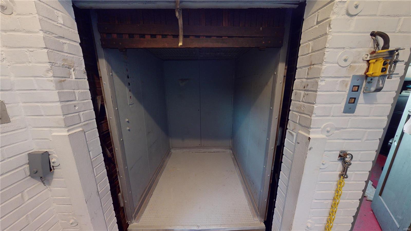 Sublette Div - Commercial Sale