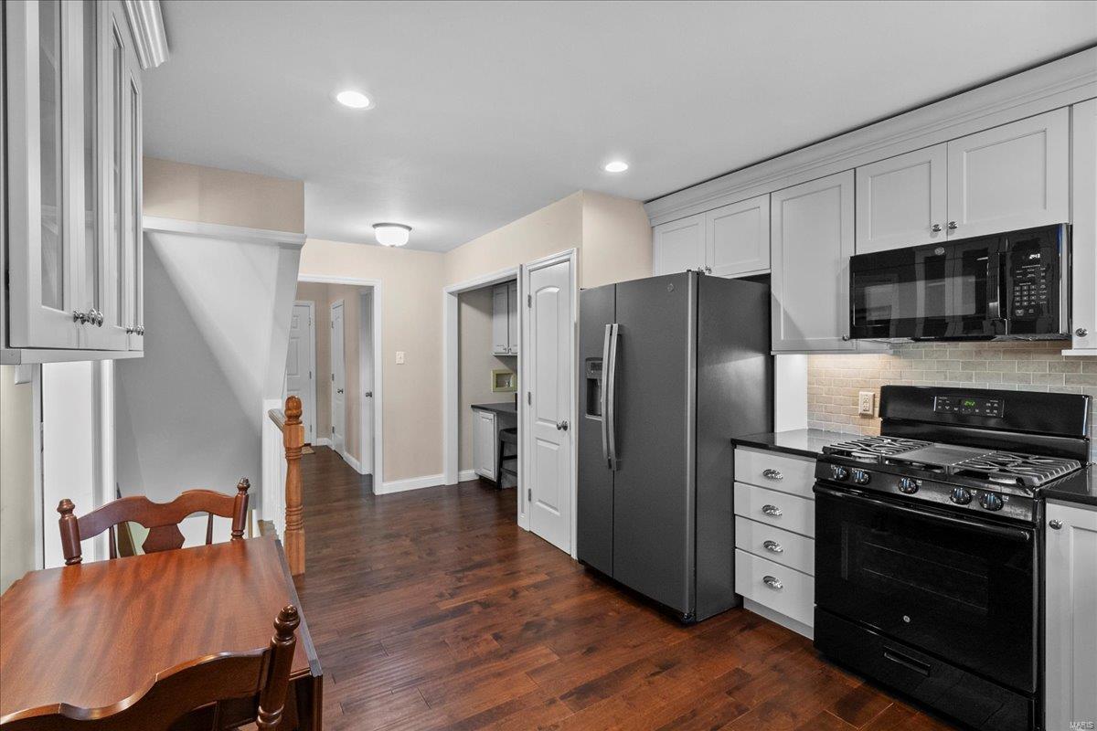 St Louis, Missouri 63119, United States, 2 Bedrooms Bedrooms, ,3 BathroomsBathrooms,Residential,Pending,3970