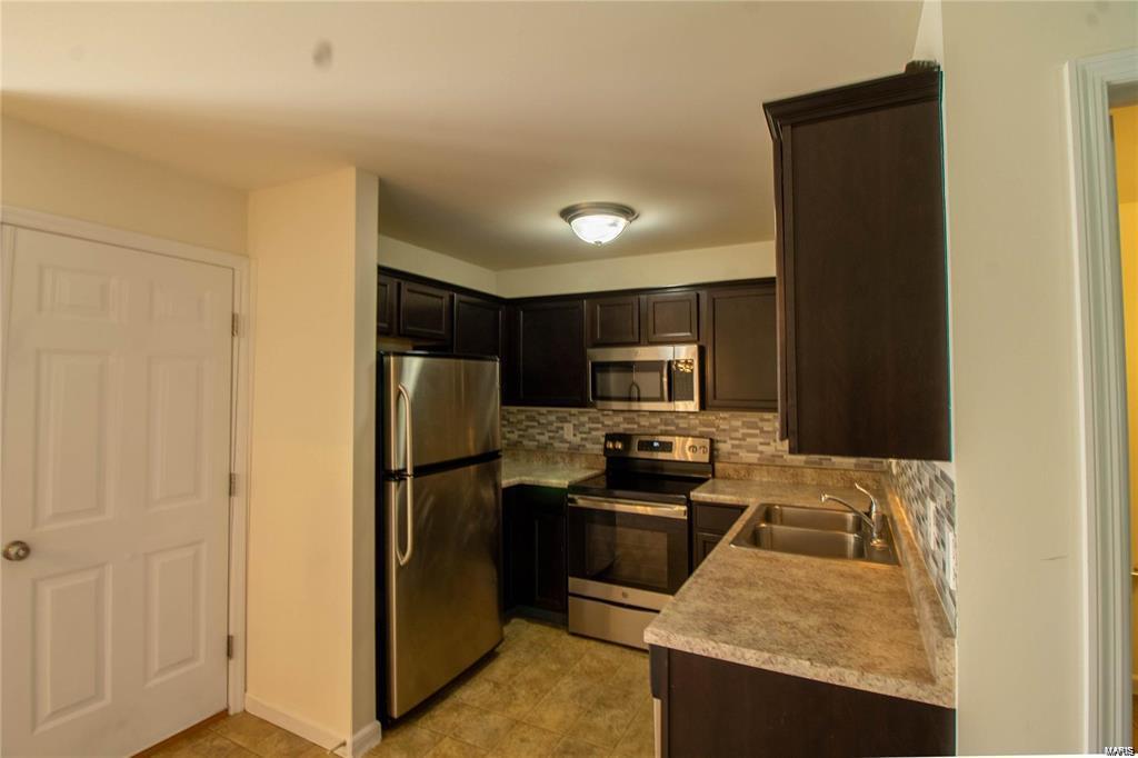 O'Fallon, Missouri 63368, United States, 3 Bedrooms Bedrooms, ,4 BathroomsBathrooms,Residential,Pending,5973