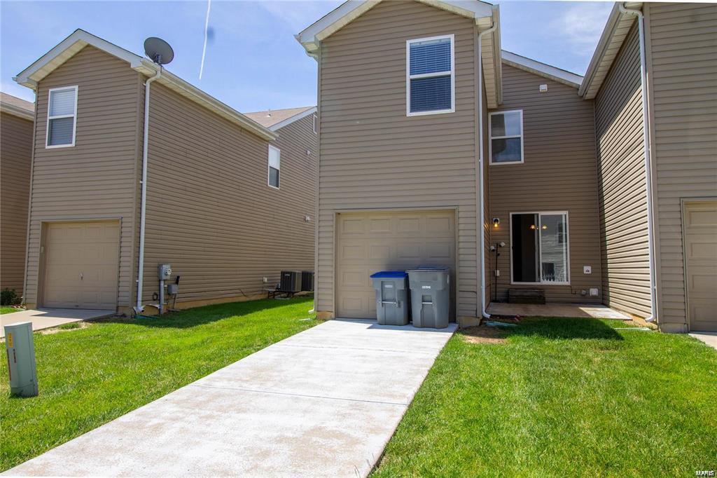 O'Fallon, Missouri 63368, United States, 3 Bedrooms Bedrooms, ,4 BathroomsBathrooms,Residential,Pending,5973