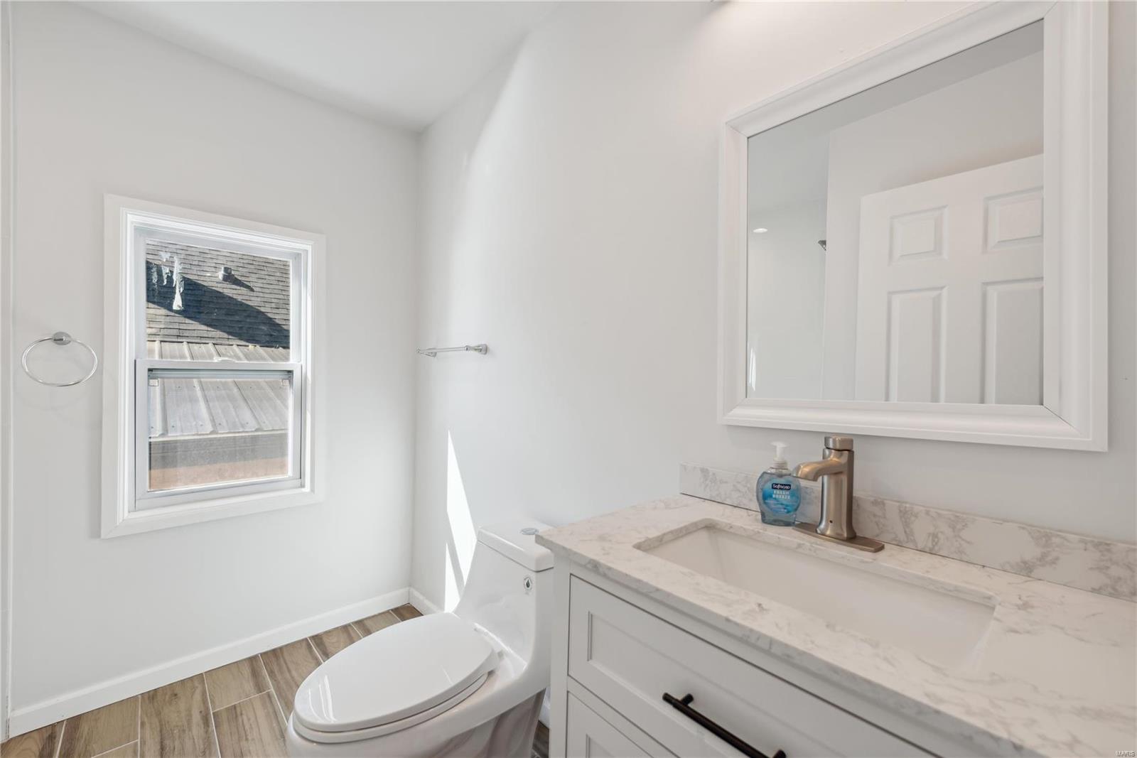 W Walnut Manor - Residential