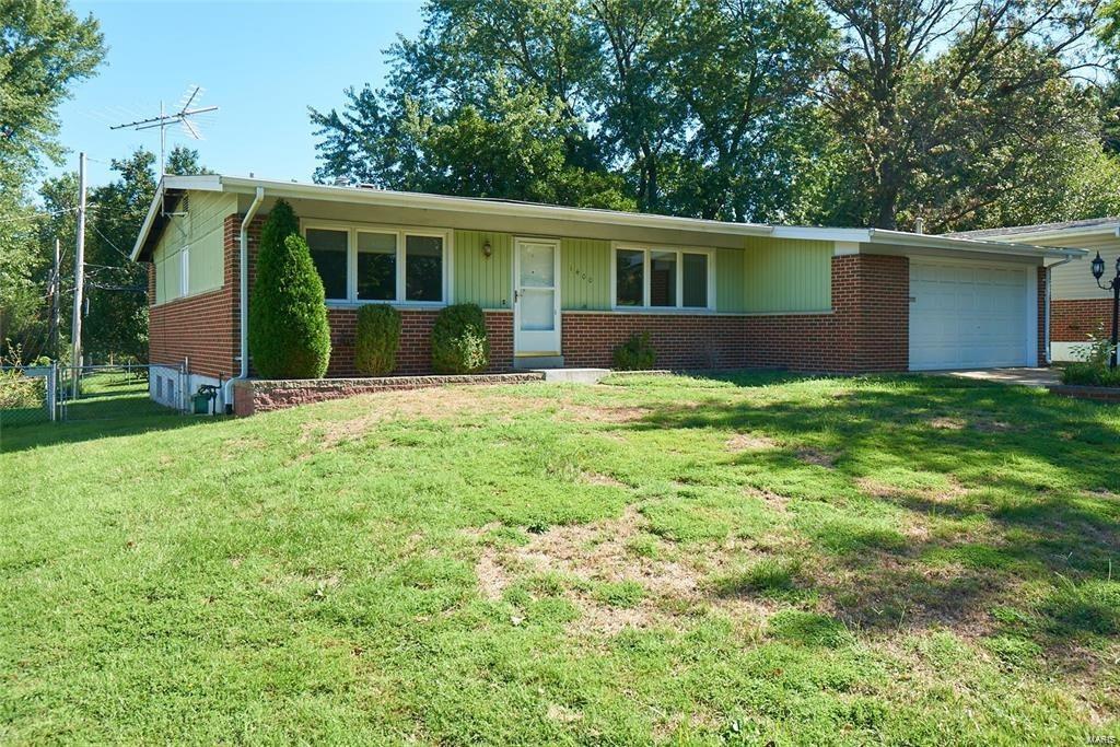 Florissant, Missouri 63033, United States, 3 Bedrooms Bedrooms, ,2 BathroomsBathrooms,Residential,Pending,24346