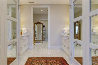 Plaza In Clayton A Condo The - Residential