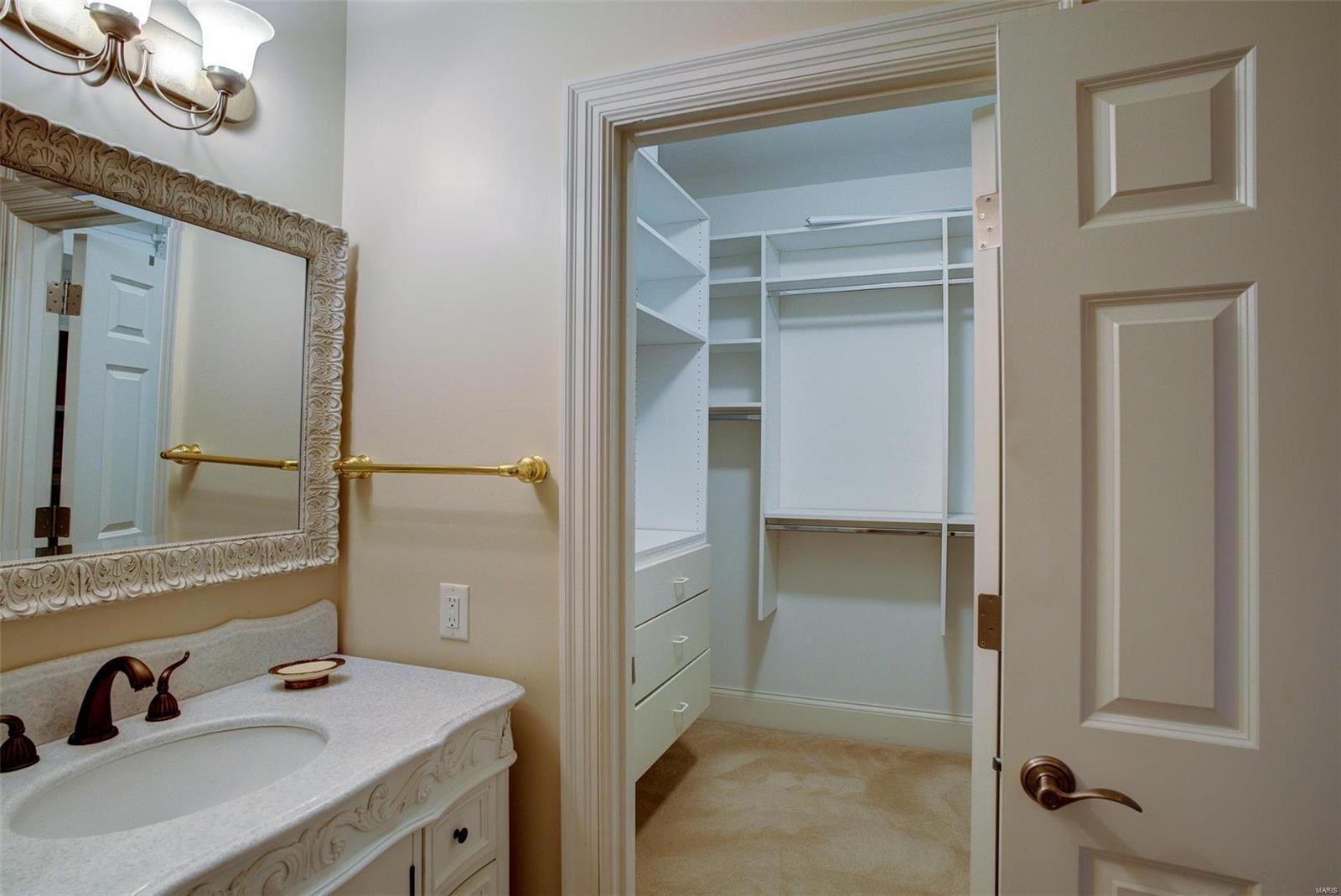 Bluffs of St. Albans - Residential