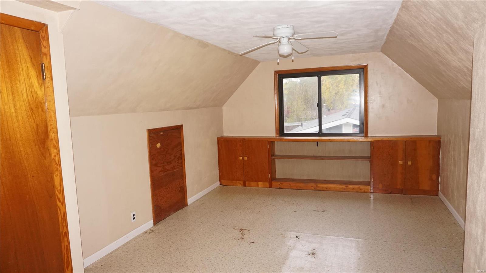 Elm Pt Place - Residential