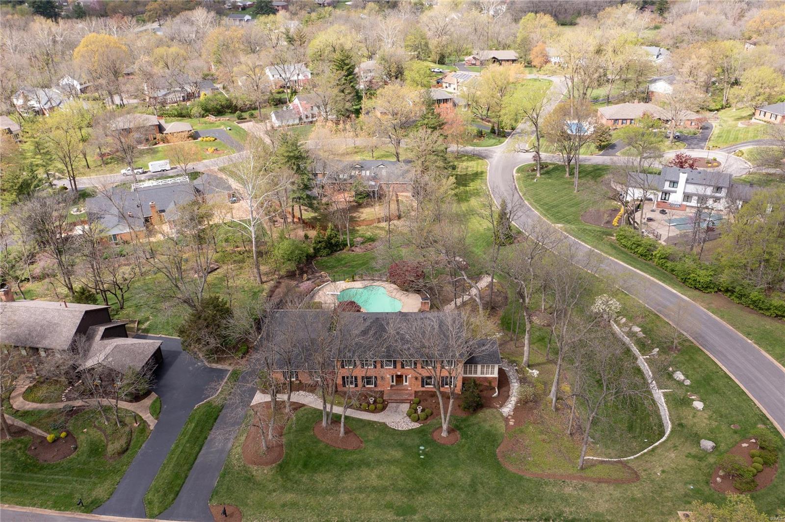 Ladue Downs - Residential