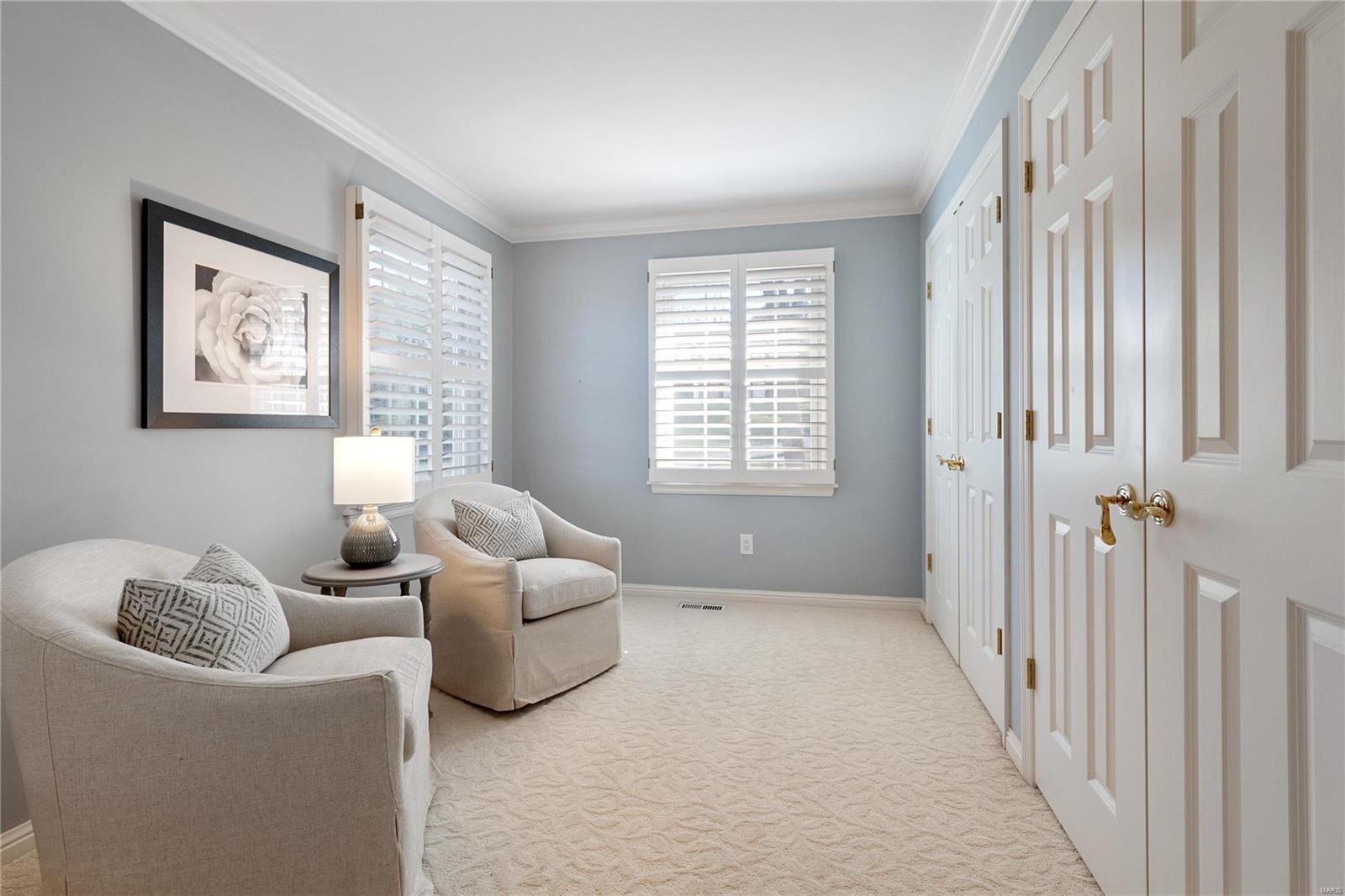 Ladue Downs - Residential