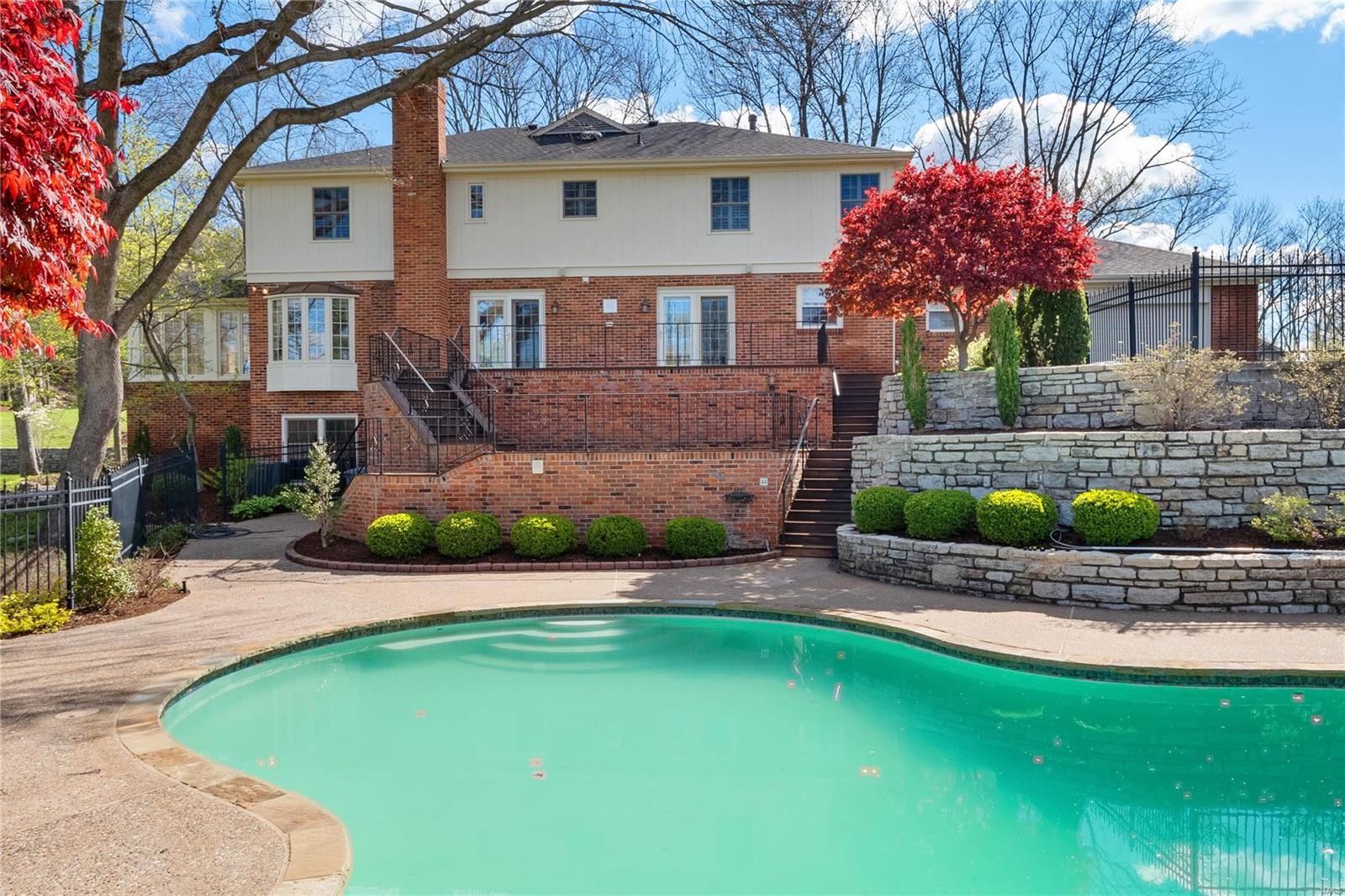 Ladue Downs - Residential