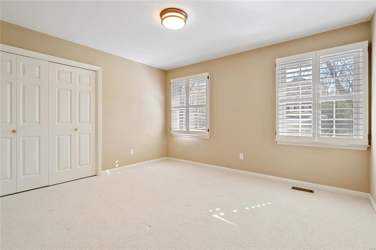 Ladue Downs - Residential