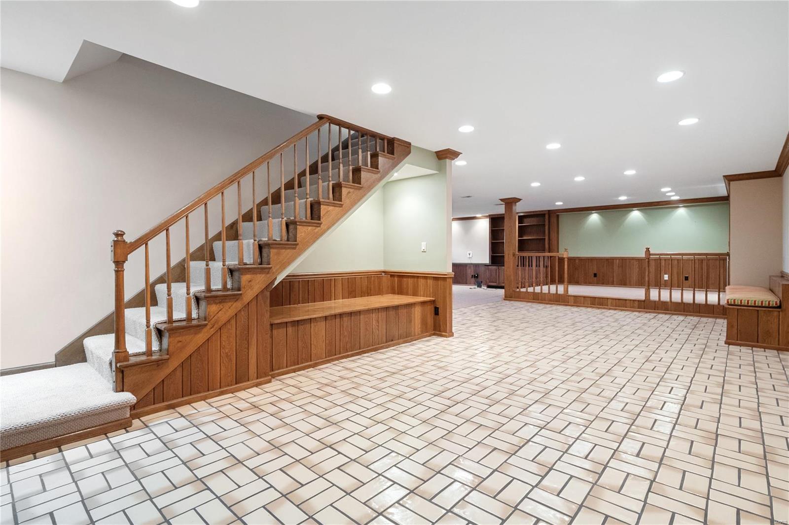 Ladue Downs - Residential