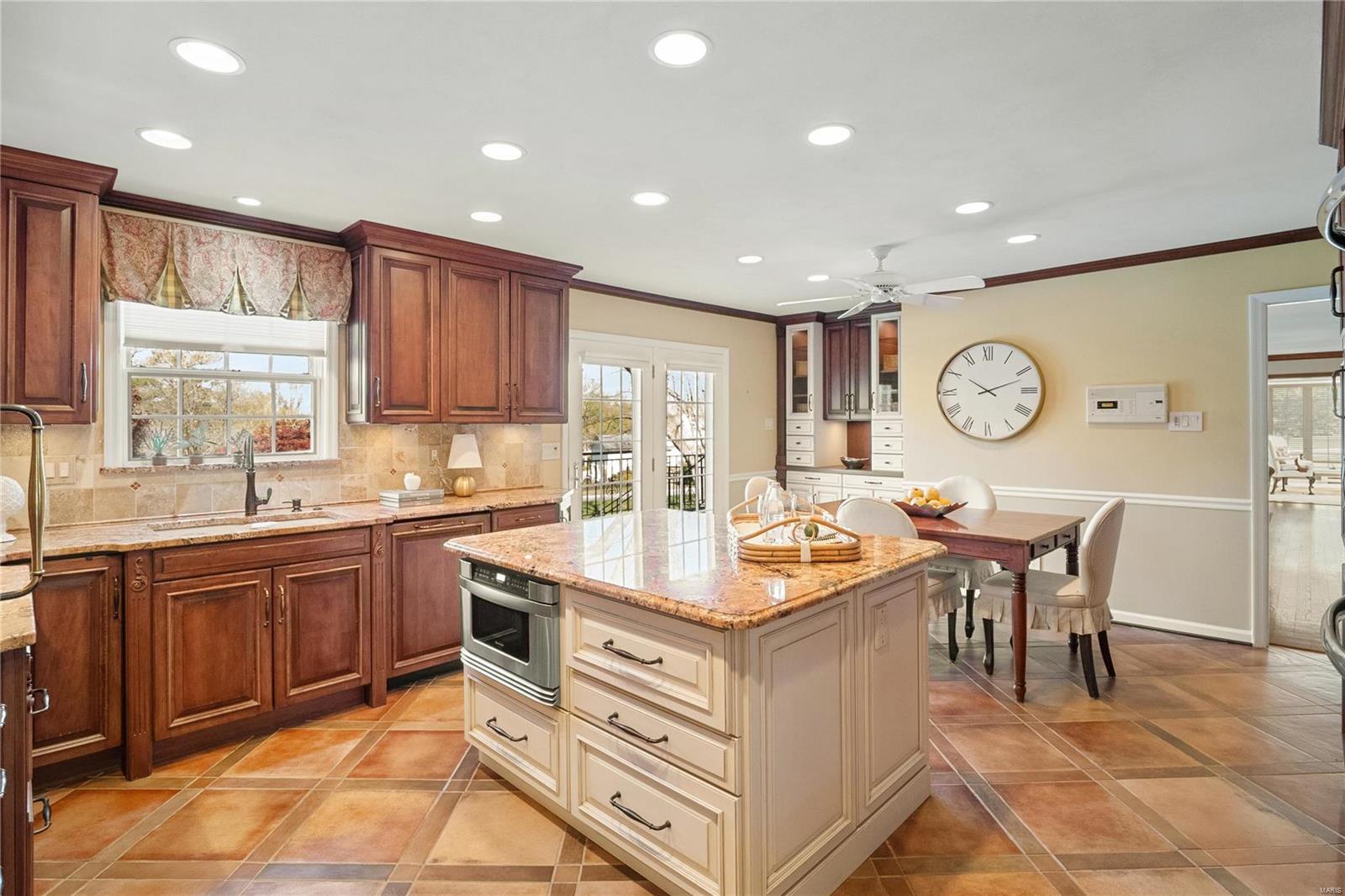 Ladue Downs - Residential