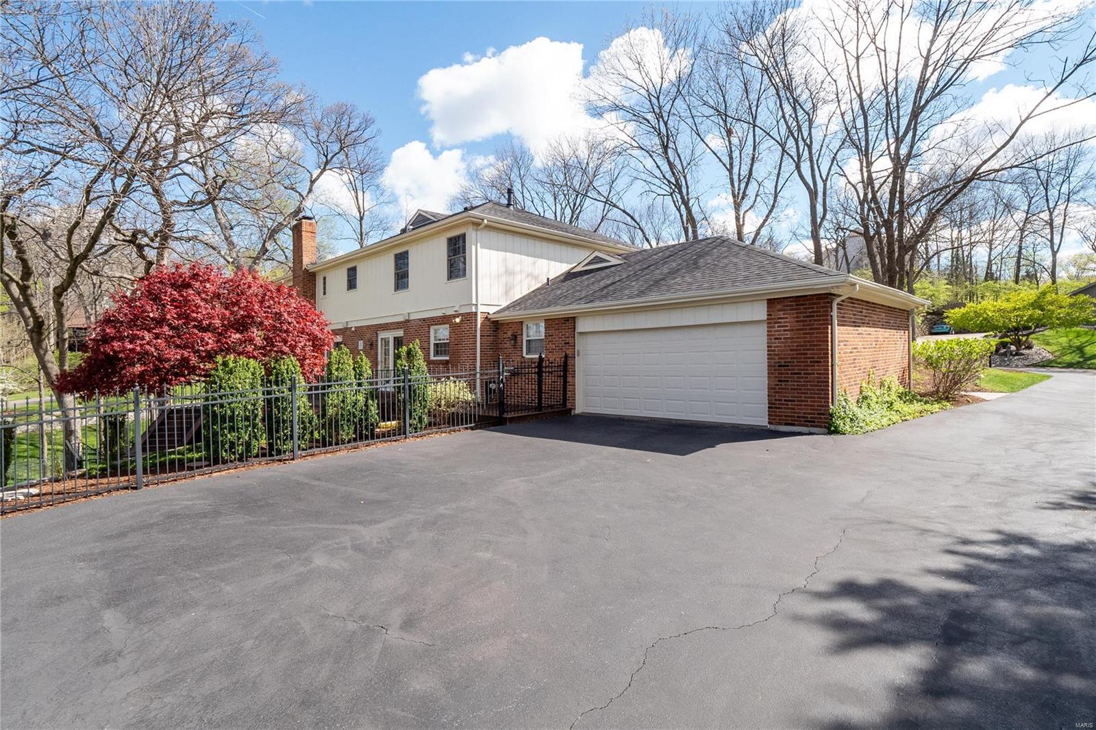 Ladue Downs - Residential