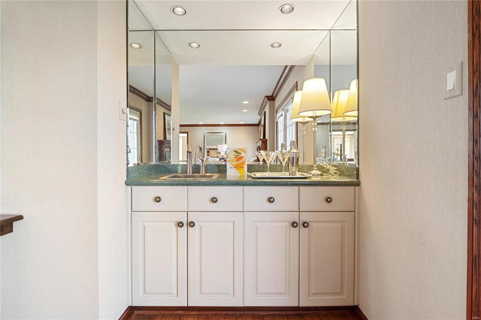 Ladue Downs - Residential