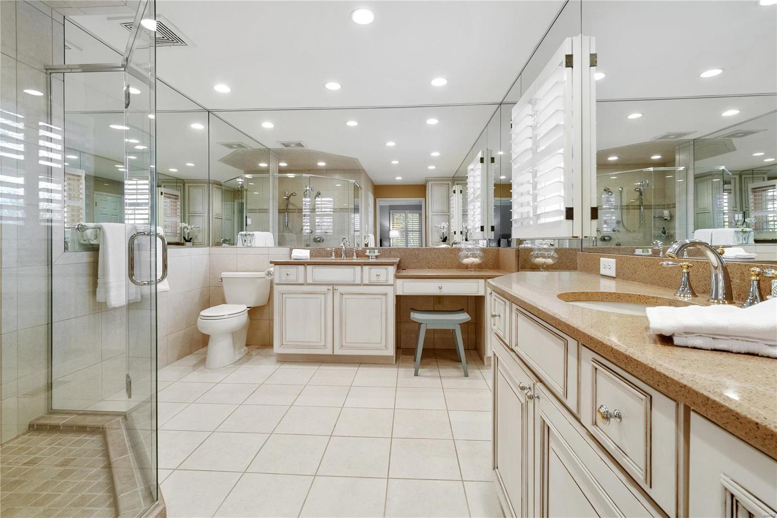 Ladue Downs - Residential