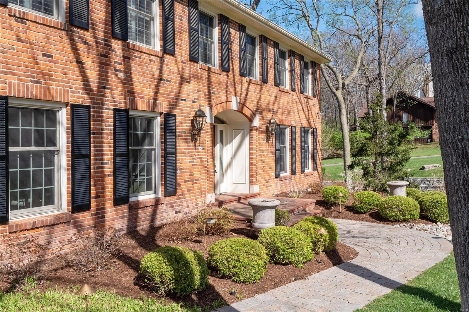 Ladue Downs - Residential