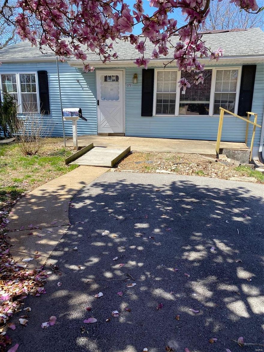 This home located in the desirable Saint Ann is waiting for your finishing touches!  It has 2 bedroom and 1 bath.  You'll have extra off street parking for your convenience along with a flat backyard.  This home won't last long!  Come Quick! SpecialListingConditions: Foreclosure